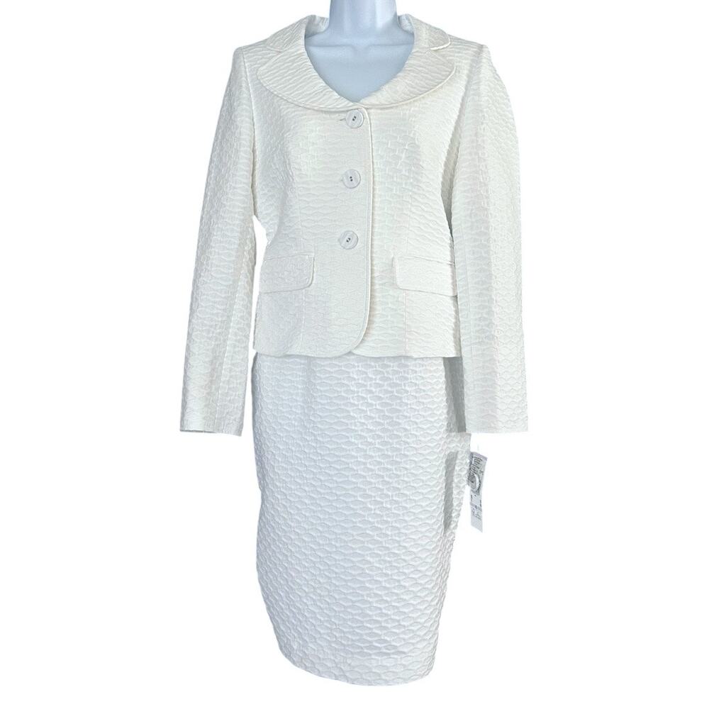 Albert Nipon Textured Three-Button Jacket & Match… - image 3